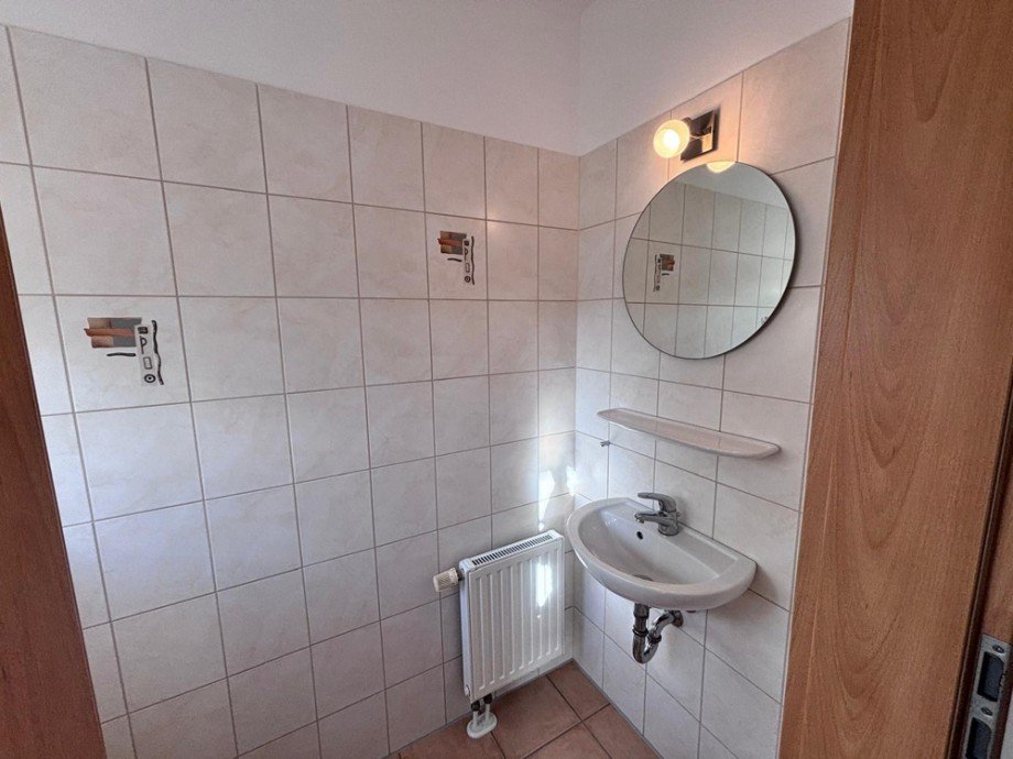 G�ste-WC Doppelhaush�lfte Sulingen