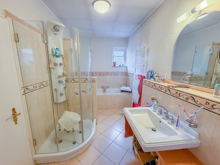 Badezimmer OG Haus Sulingen