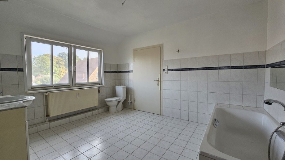 Bad 2 (2) Dachgeschosswohnung Siedenburg