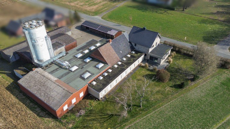  Wagenfeld Halle / Lager / Produktion Gewerbeeinheit mit Produktionshalle, zus�tzlichen Lagerhallen sowie hochwertig saniertem Wohngeb�ude
