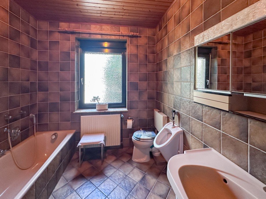 Bad EG Zweifamilienhaus Sulingen