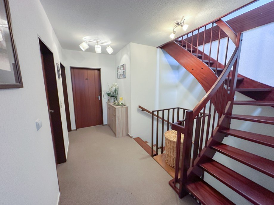 Flur OG Einfamilienhaus Schwaf�rden