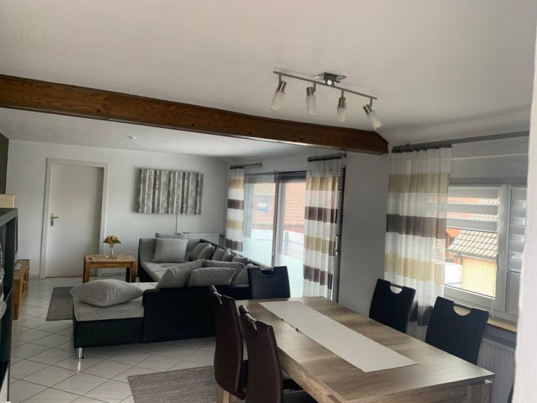Wohn- u Esszimmer OG Sulingen Dachgeschosswohnung Sch�ne Dachgeschosswohnung mit gro�er Dachterrasse in Sulingen zu vermieten
