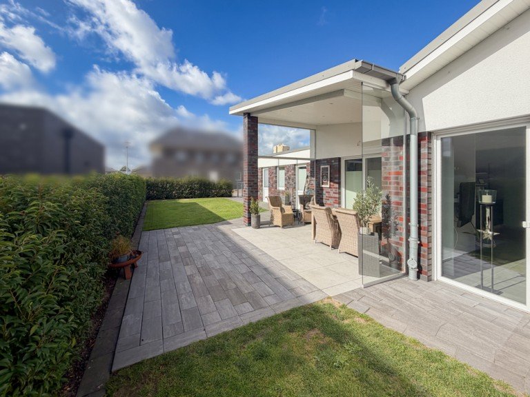 �berdachte Terrasse Sulingen Einfamilienhaus Exklusiver Bungalow mit au�ergew�hnlicher Architektur und hochwertiger Ausstattung zu verkaufen!