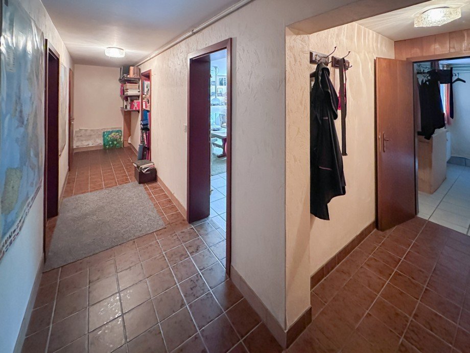Flur Keller Zweifamilienhaus Sulingen