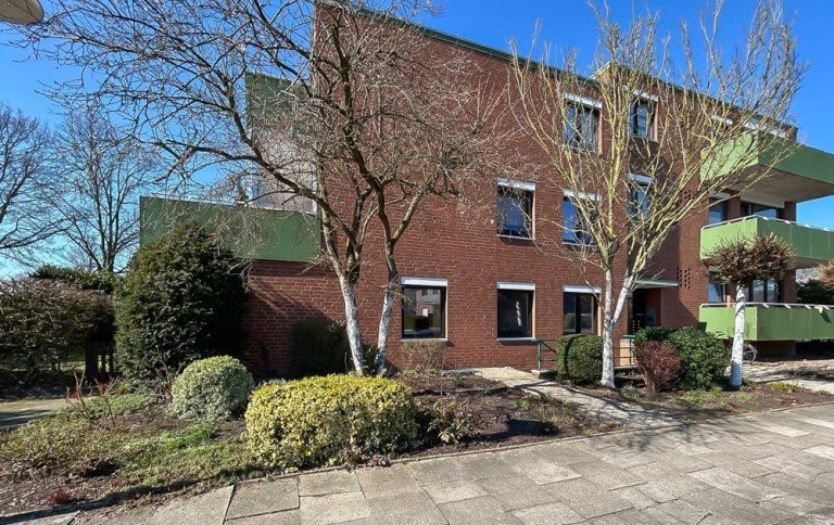 Aussenansicht Sulingen Etagenwohnung Helle 3 Zimmer Erdgeschoss-Wohnung mit kleinem Garten in ruhiger Wohngegend in Sulingen zu verkaufen