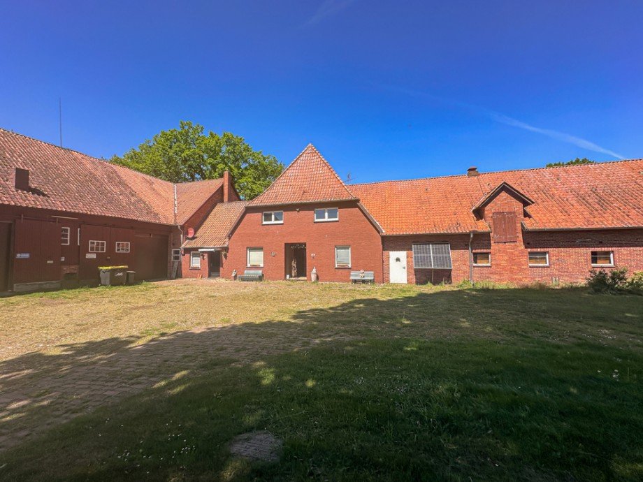 Hof mit Eingang Resthof Borstel / Schamwege