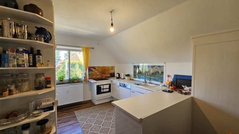 K�che Siedenburg Dachgeschosswohnung Gro�z�gige Dachgeschosswohnung (4 Zimmer) in Siedenburg zu vermieten! WG geeignet! Neue W�rmepumpe!