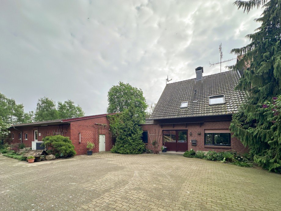 Vorderansicht Zweifamilienhaus Sulingen
