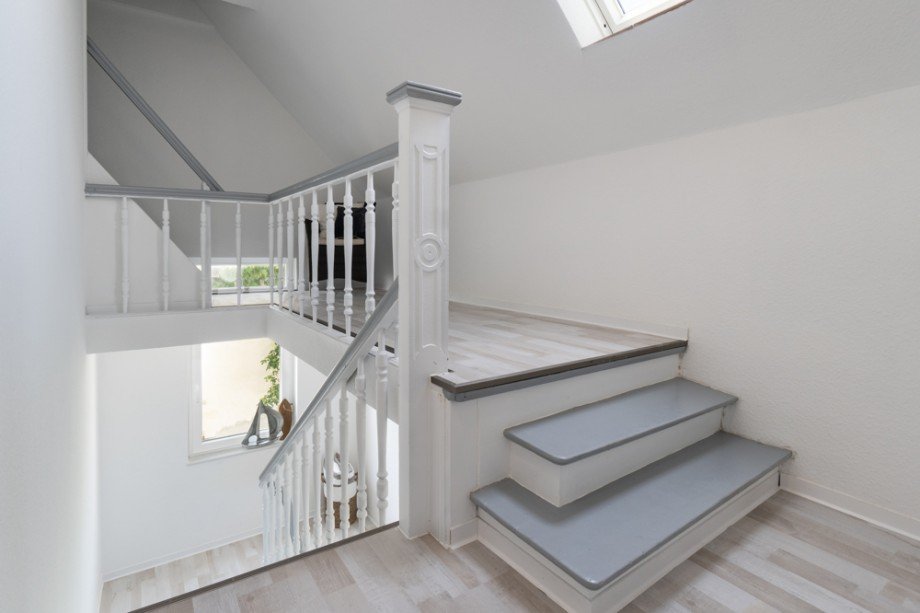 Flur OG Etagenwohnung L�hne